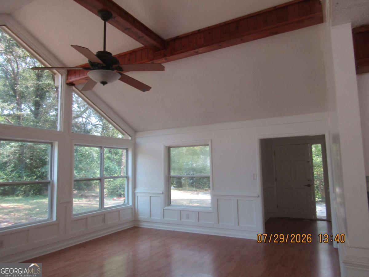 513 Juniper Way Property Photo 3