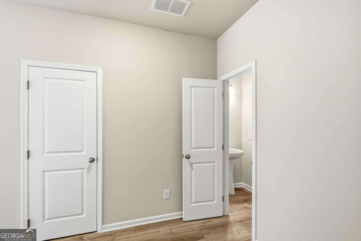 54 Umber Lane Property Photo 14