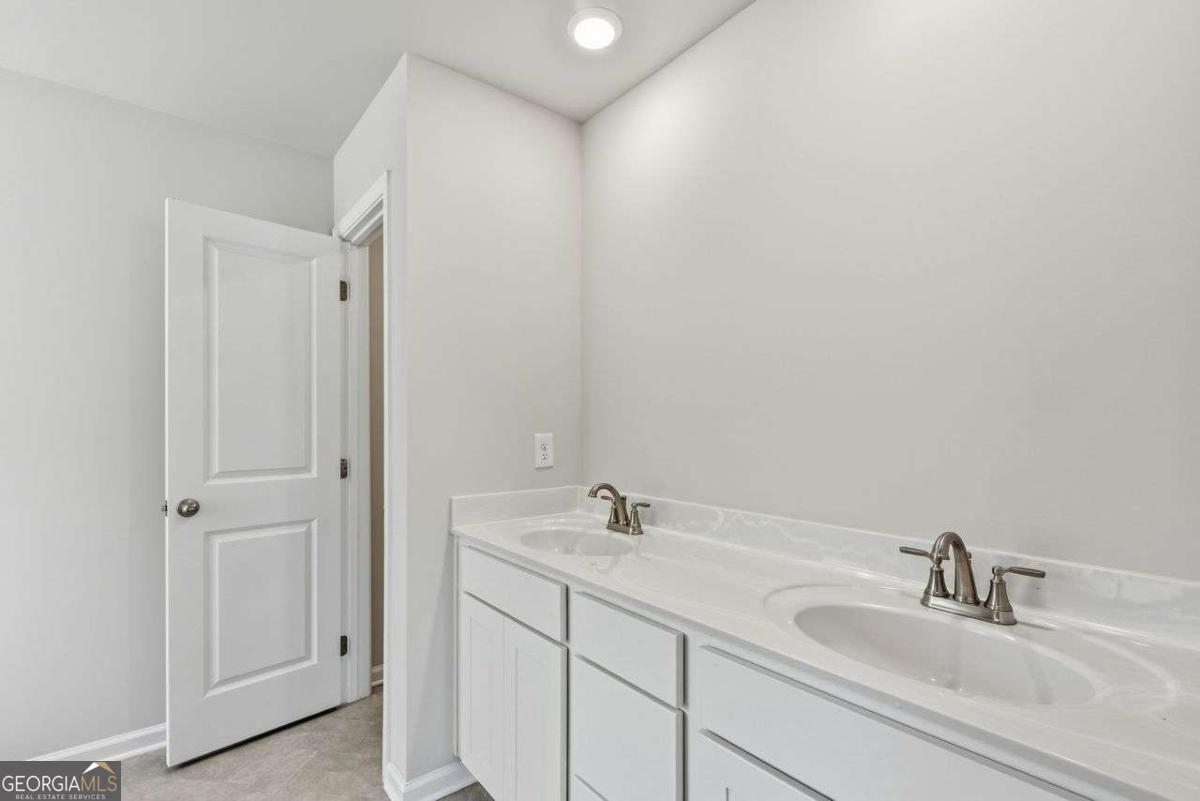 54 Umber Lane Property Photo 40