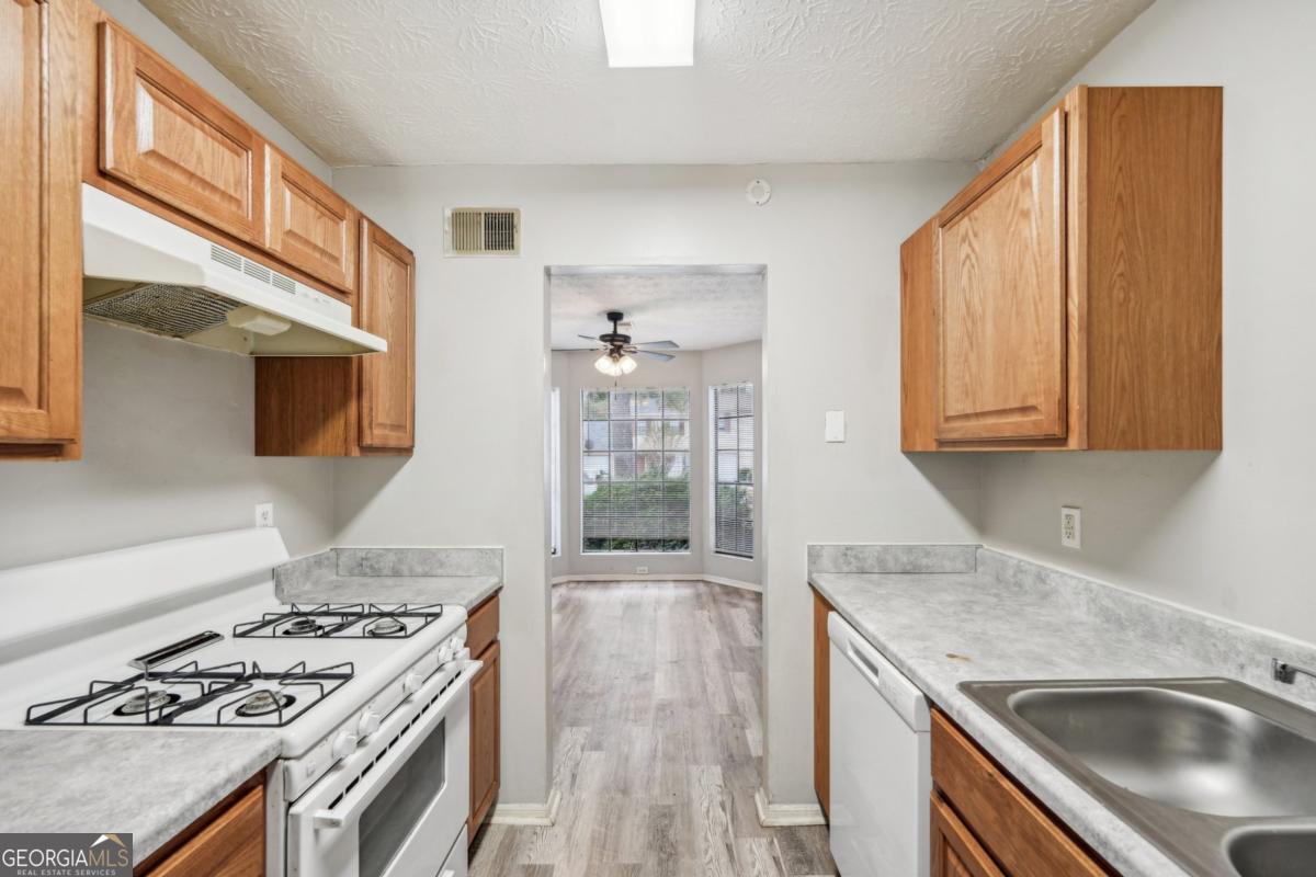 703 Pine Tree Trail Property Photo 4