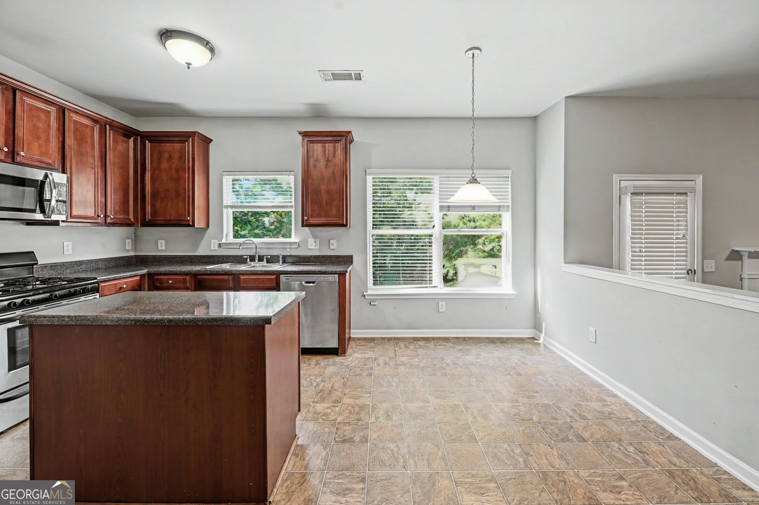 1230 Grey Rock Way Property Photo 5