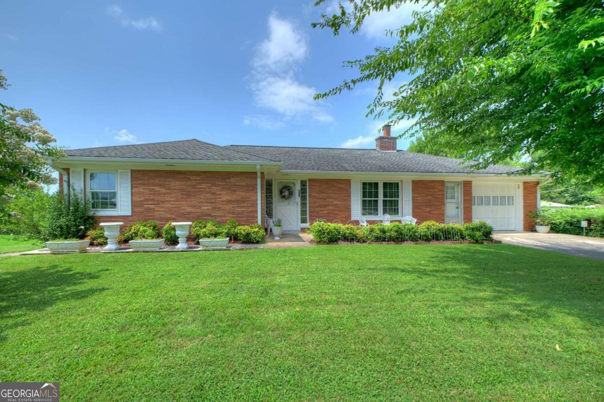 210 Lavista Drive Property Photo 1