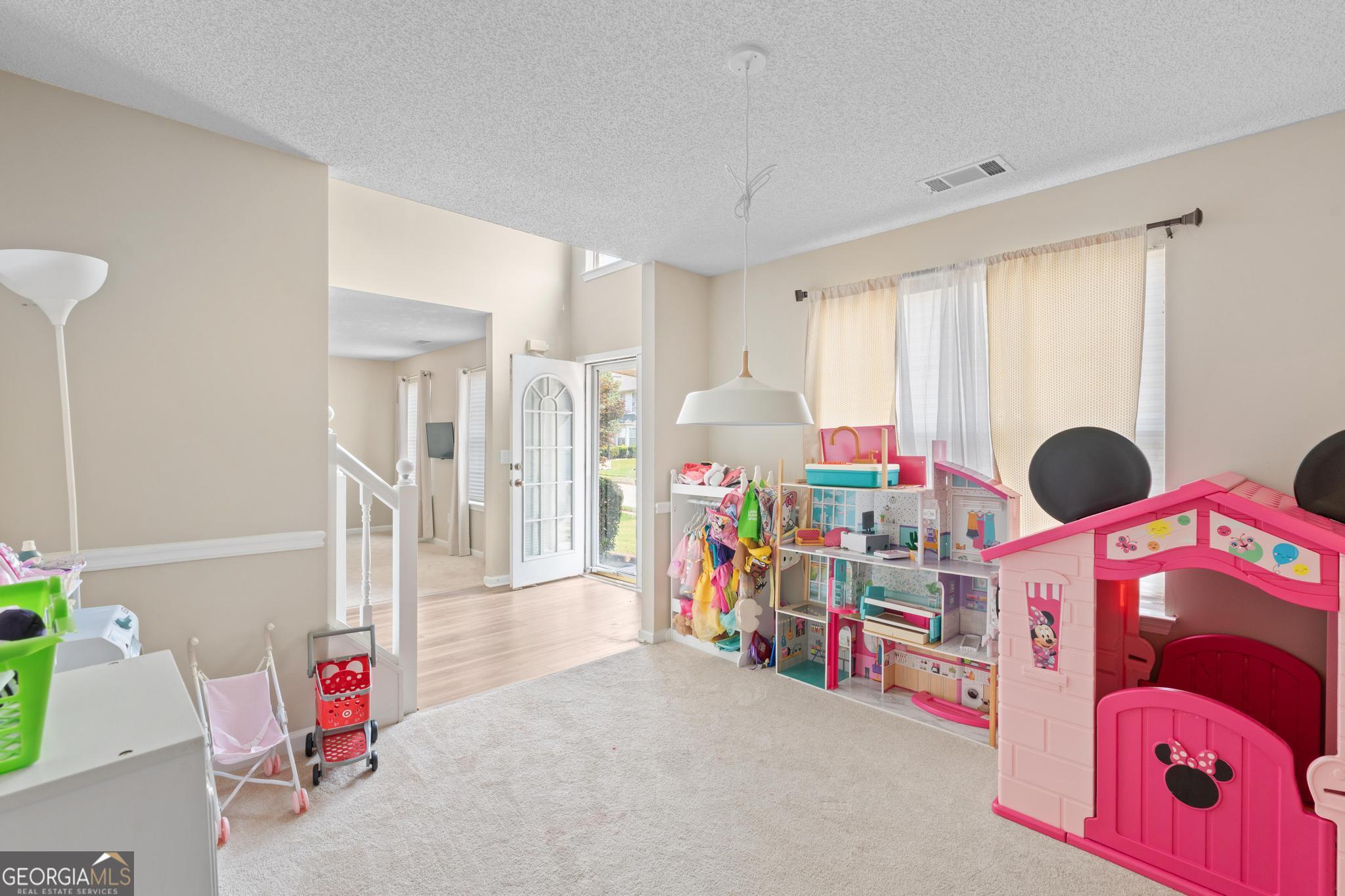 6151 Remington Park Property Photo 7