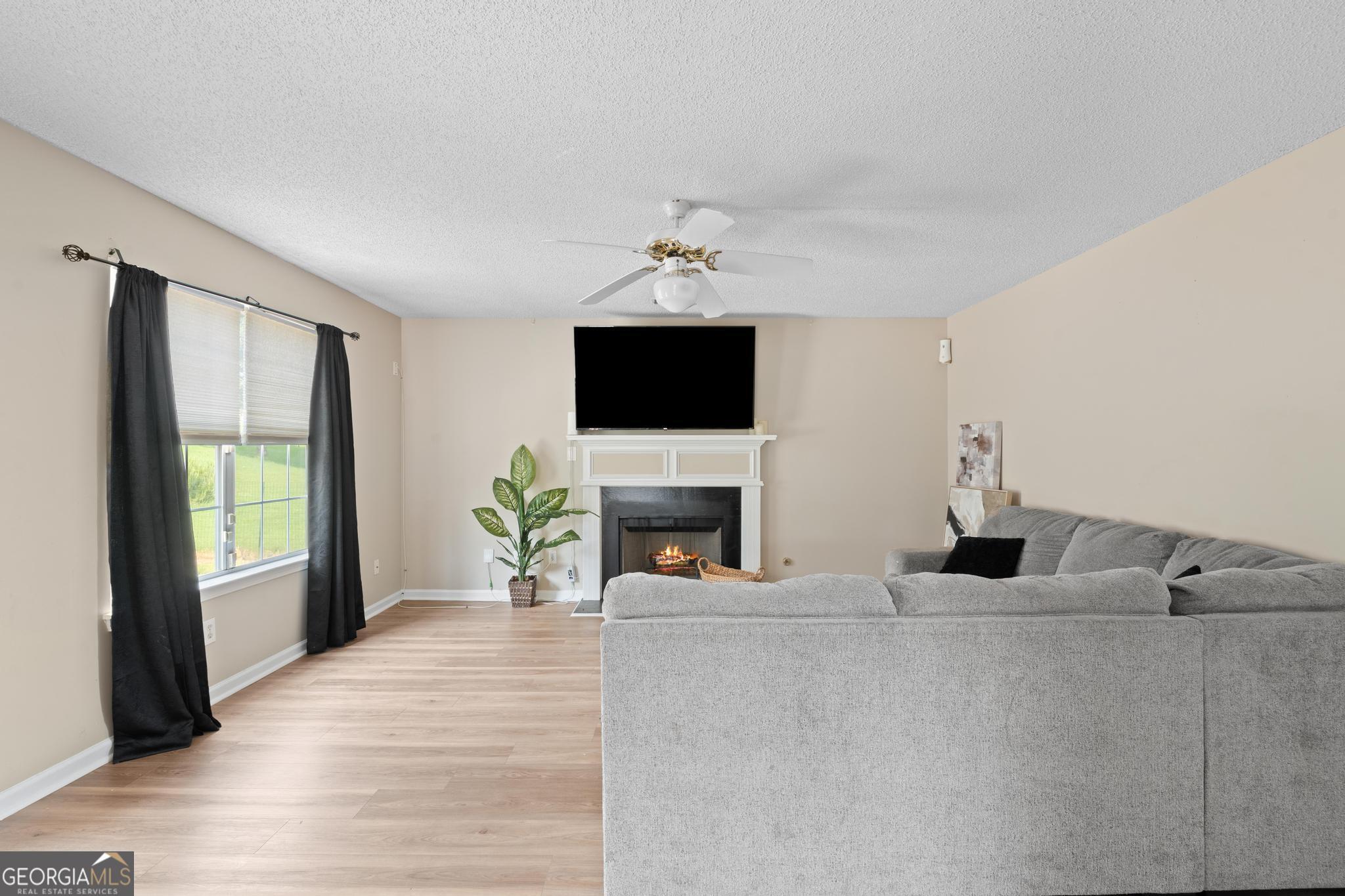 6151 Remington Park Property Photo 9
