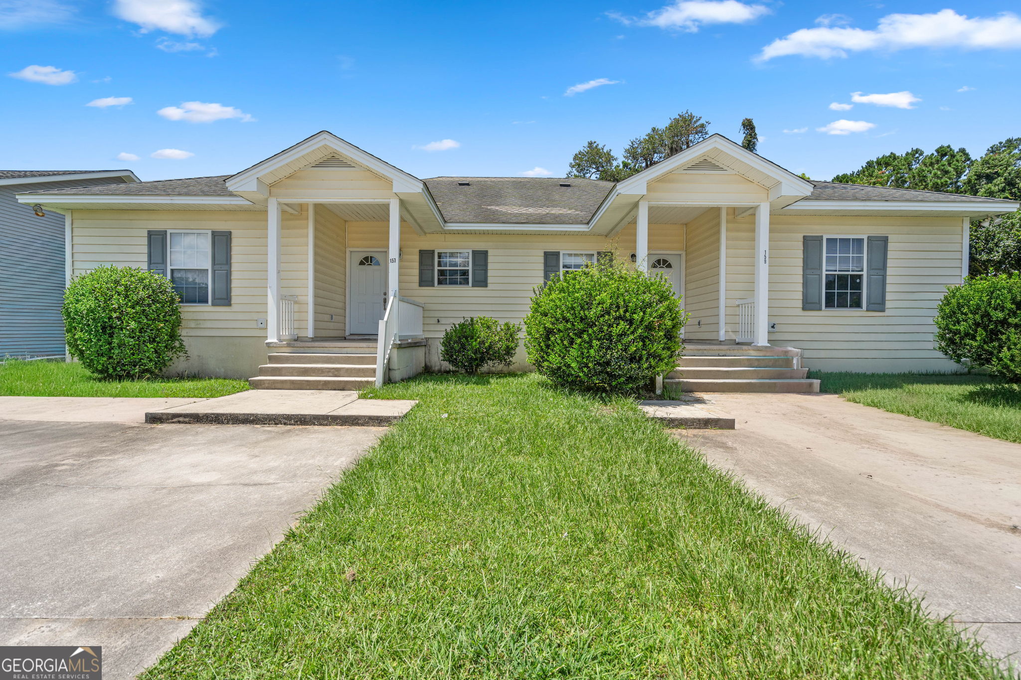 157/159 Drew Circle Property Photo 1