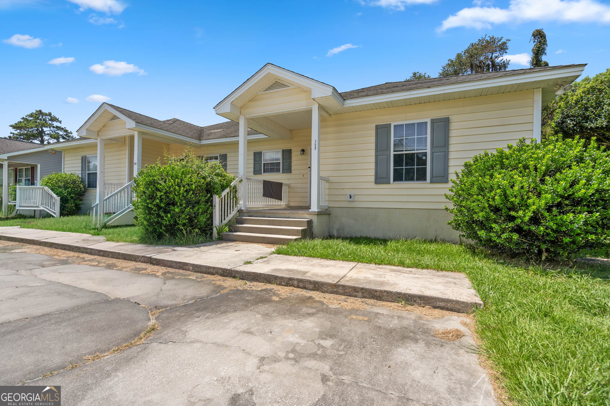 157/159 Drew Circle Property Photo 3