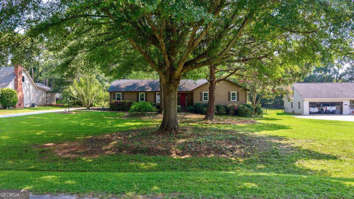 1161 Windsor Drive Property Photo 1