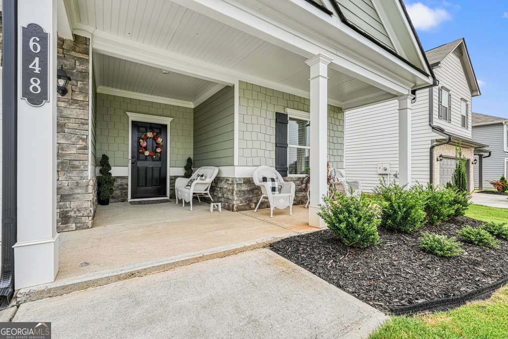 648 Summerfield Lane Property Photo 3