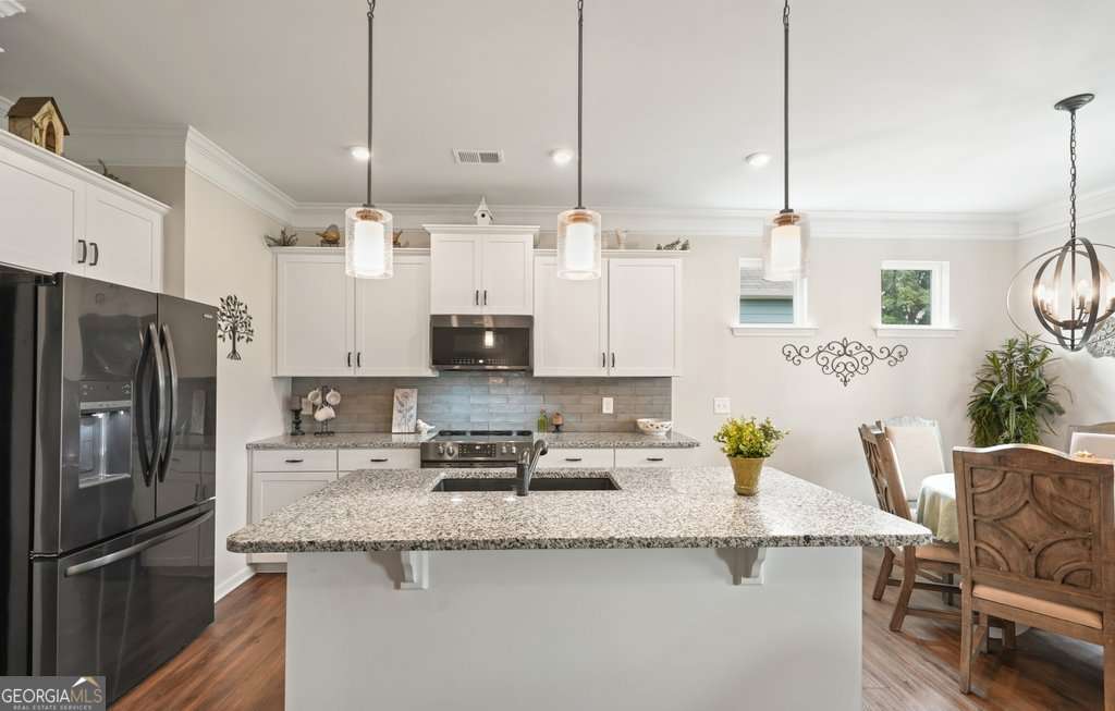 648 Summerfield Lane Property Photo 10