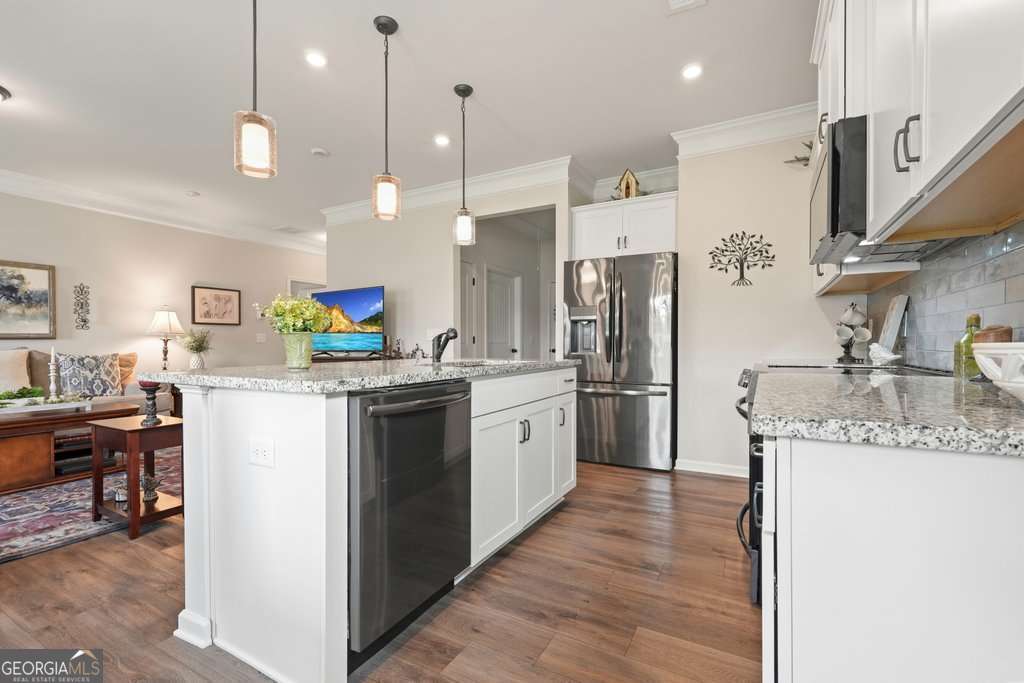 648 Summerfield Lane Property Photo 12