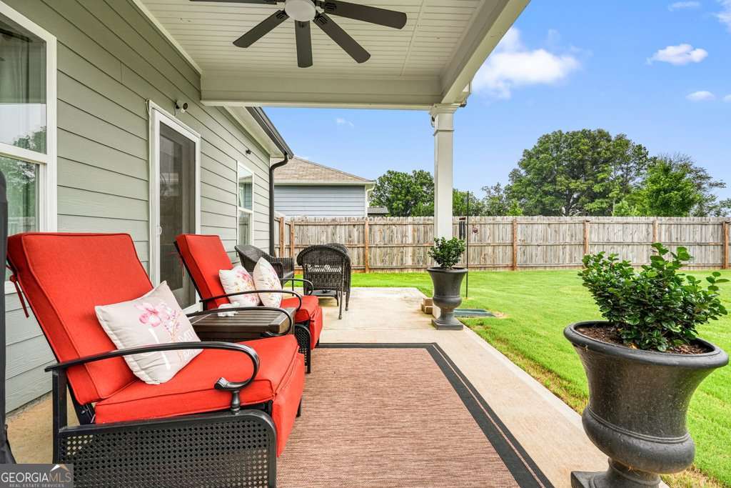 648 Summerfield Lane Property Photo 32