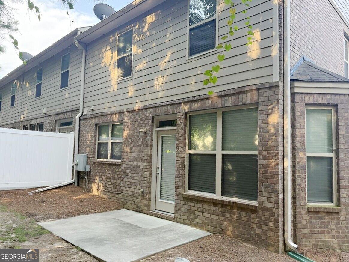 3902 Brockenhurst Drive Property Photo 4