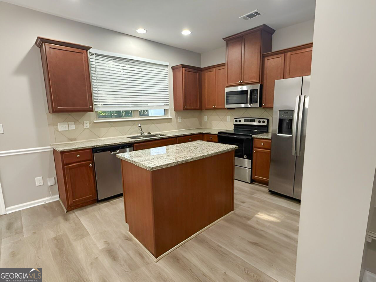 3902 Brockenhurst Drive Property Photo 13