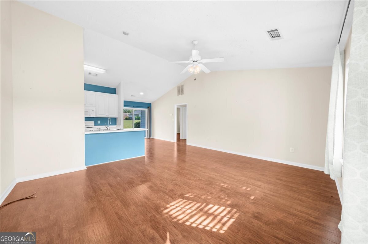 3033 Bentley Park Circle Property Photo 4