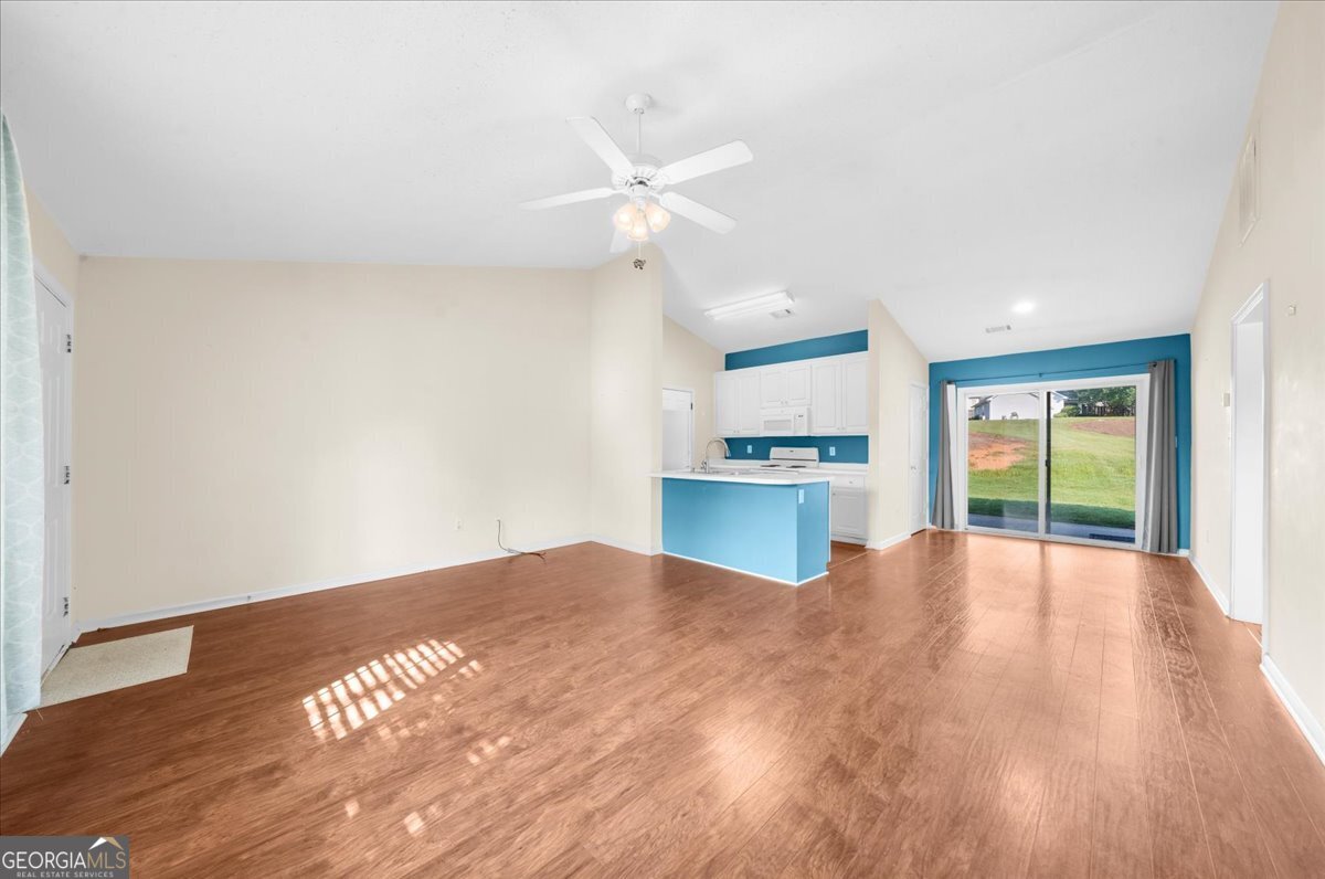 3033 Bentley Park Circle Property Photo 5