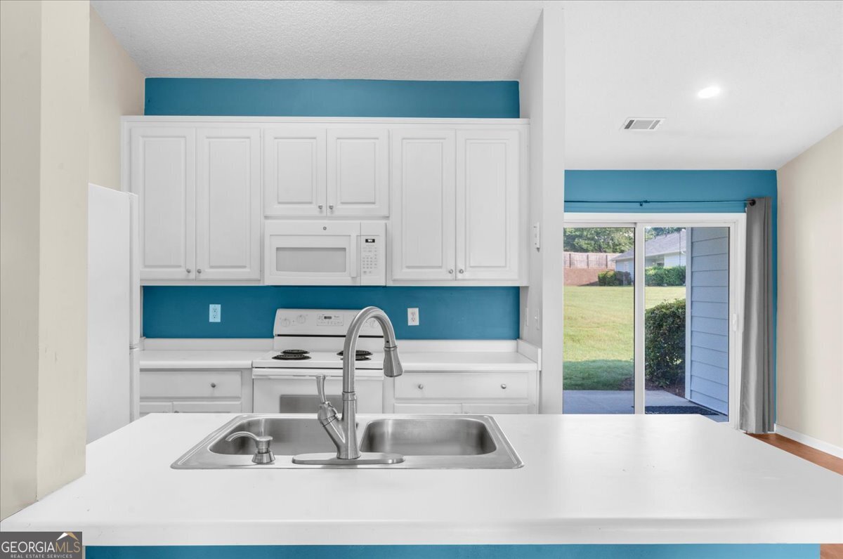 3033 Bentley Park Circle Property Photo 9