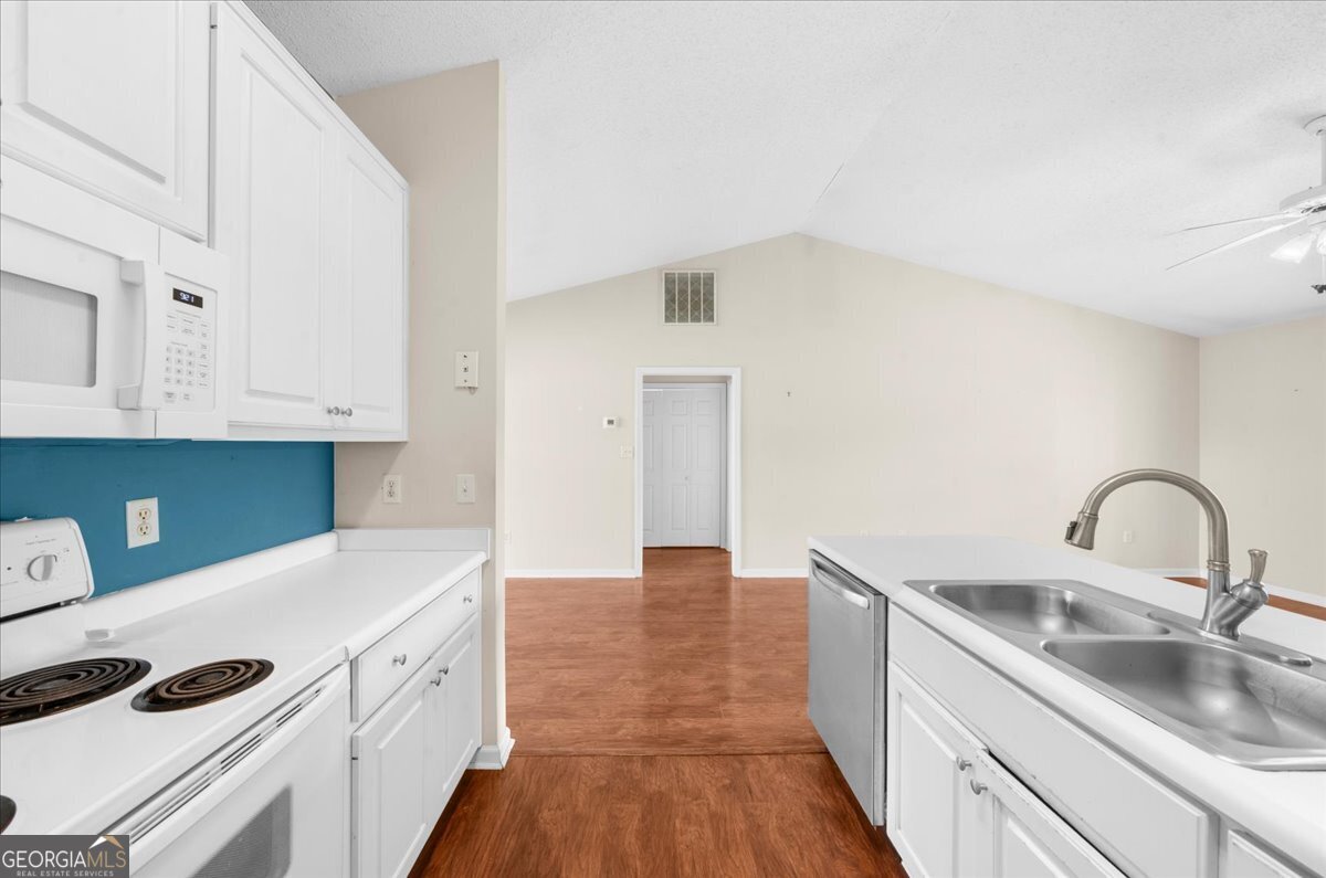 3033 Bentley Park Circle Property Photo 13