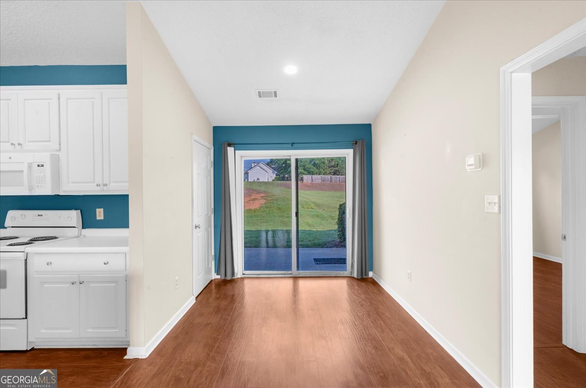 3033 Bentley Park Circle Property Photo 14