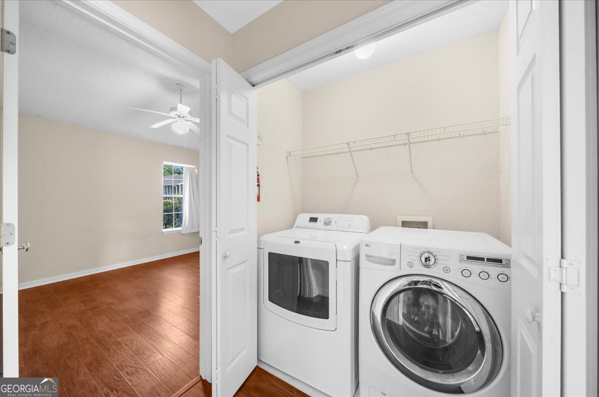 3033 Bentley Park Circle Property Photo 15