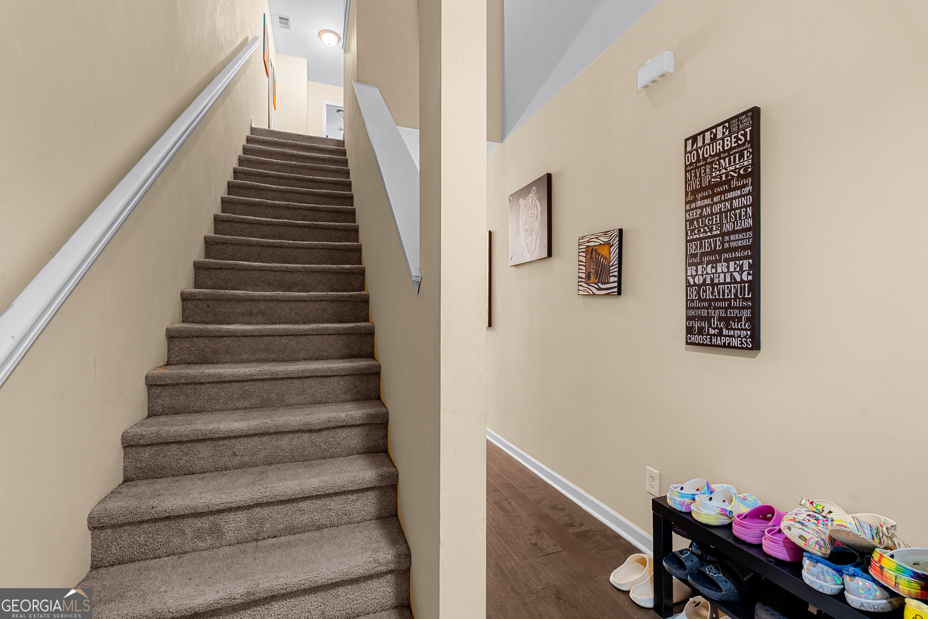 2312 Coach Way Property Photo 11