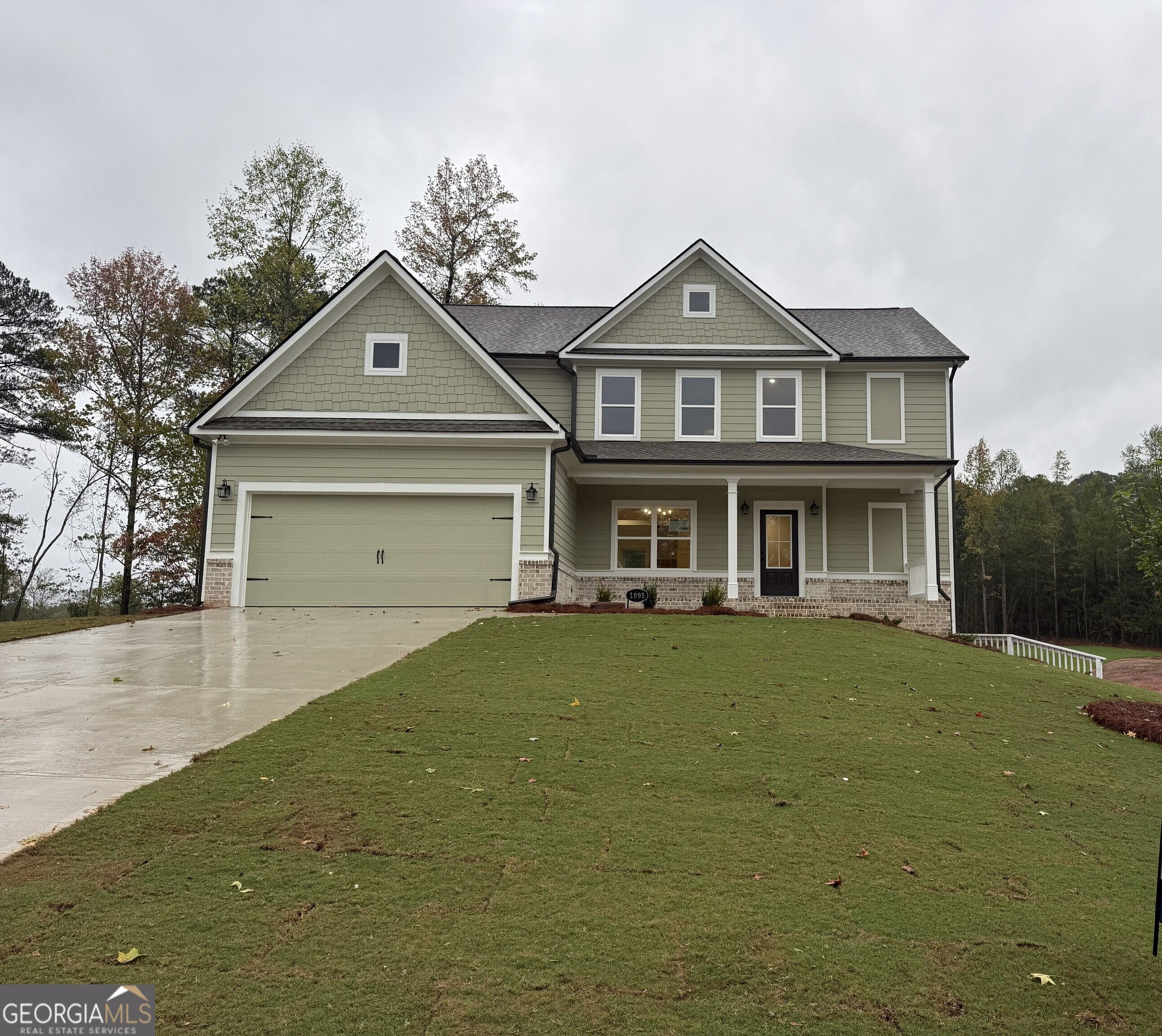1095 BIRCH Way Property Photo 1