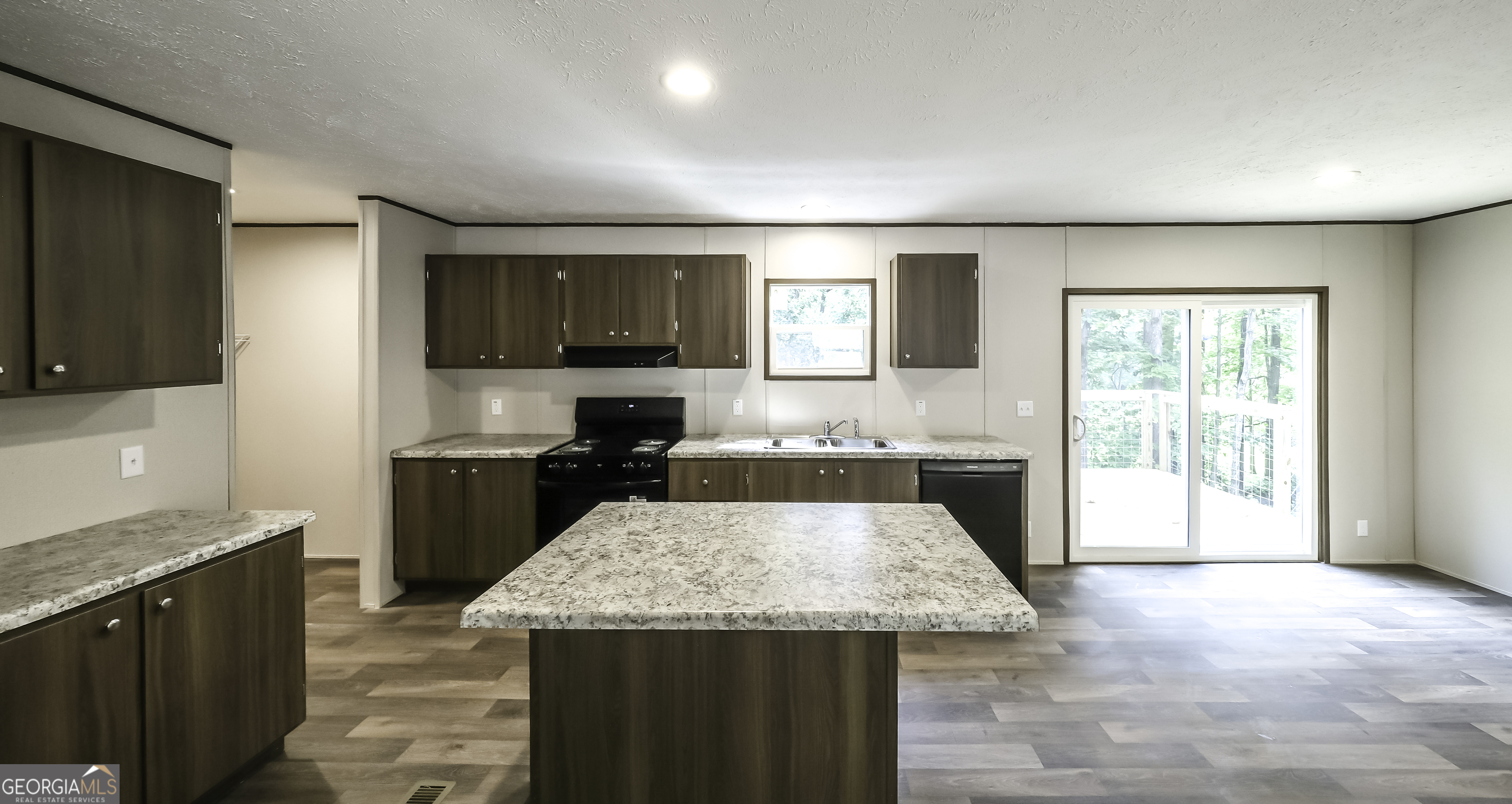 534 Tree Ridge Property Photo 4