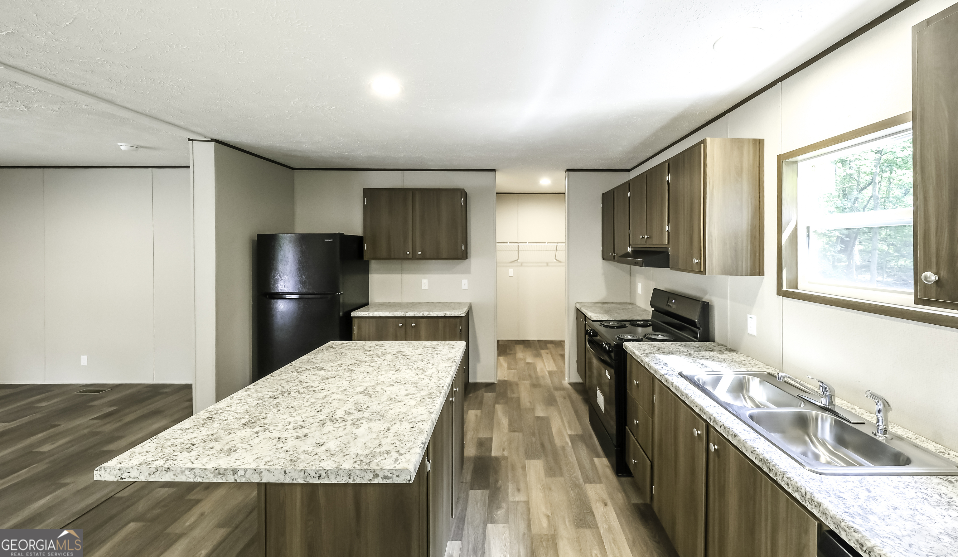 534 Tree Ridge Property Photo 6