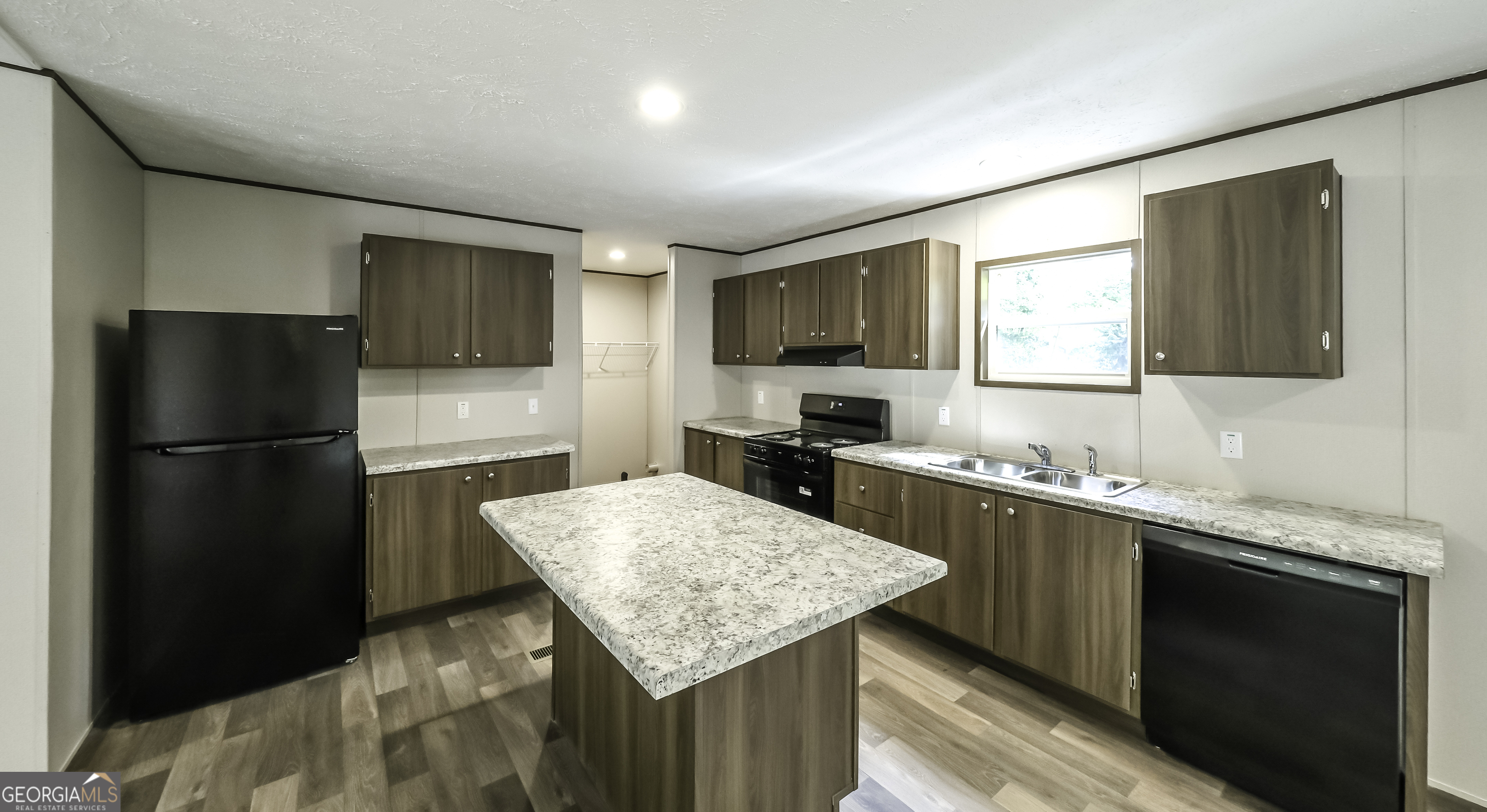 534 Tree Ridge Property Photo 9