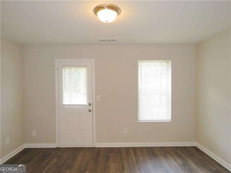 6399 Redan Square Property Photo 4