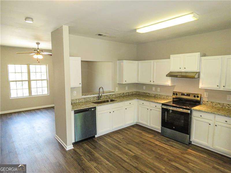 6399 Redan Square Property Photo 14