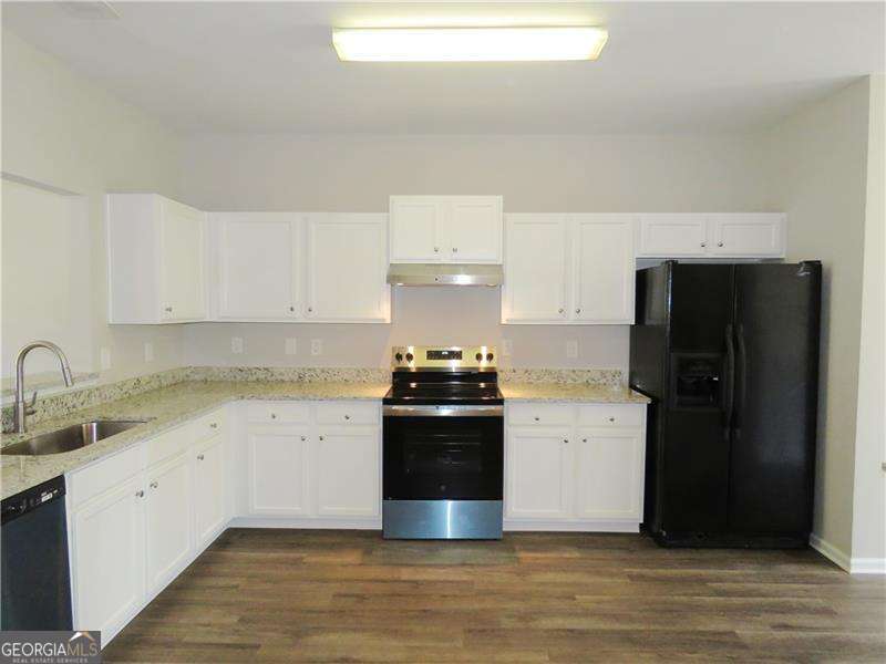 6399 Redan Square Property Photo 15