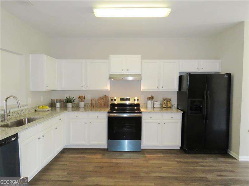 6399 Redan Square Property Photo 16