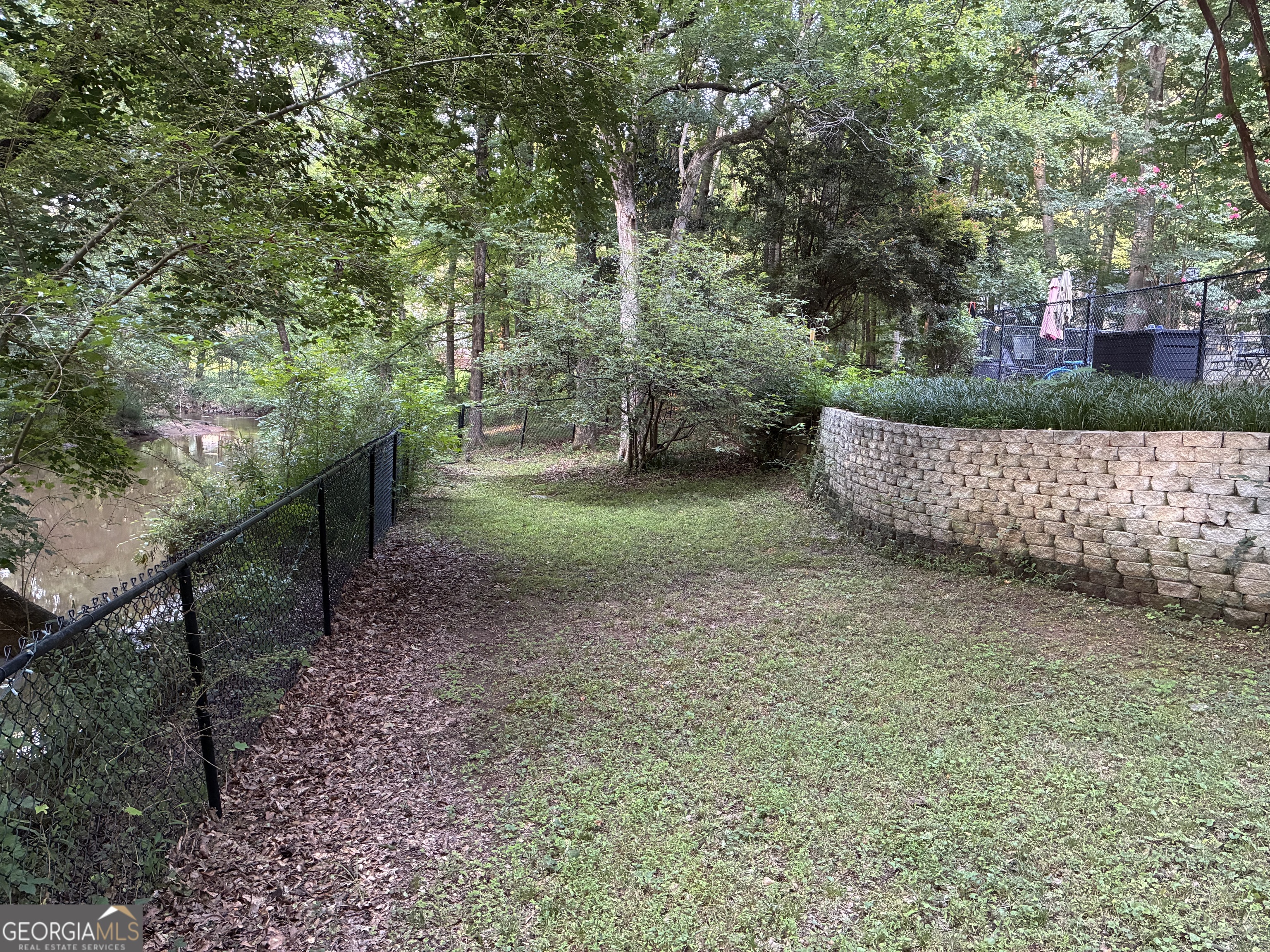 110 Regal Oak Property Photo 7