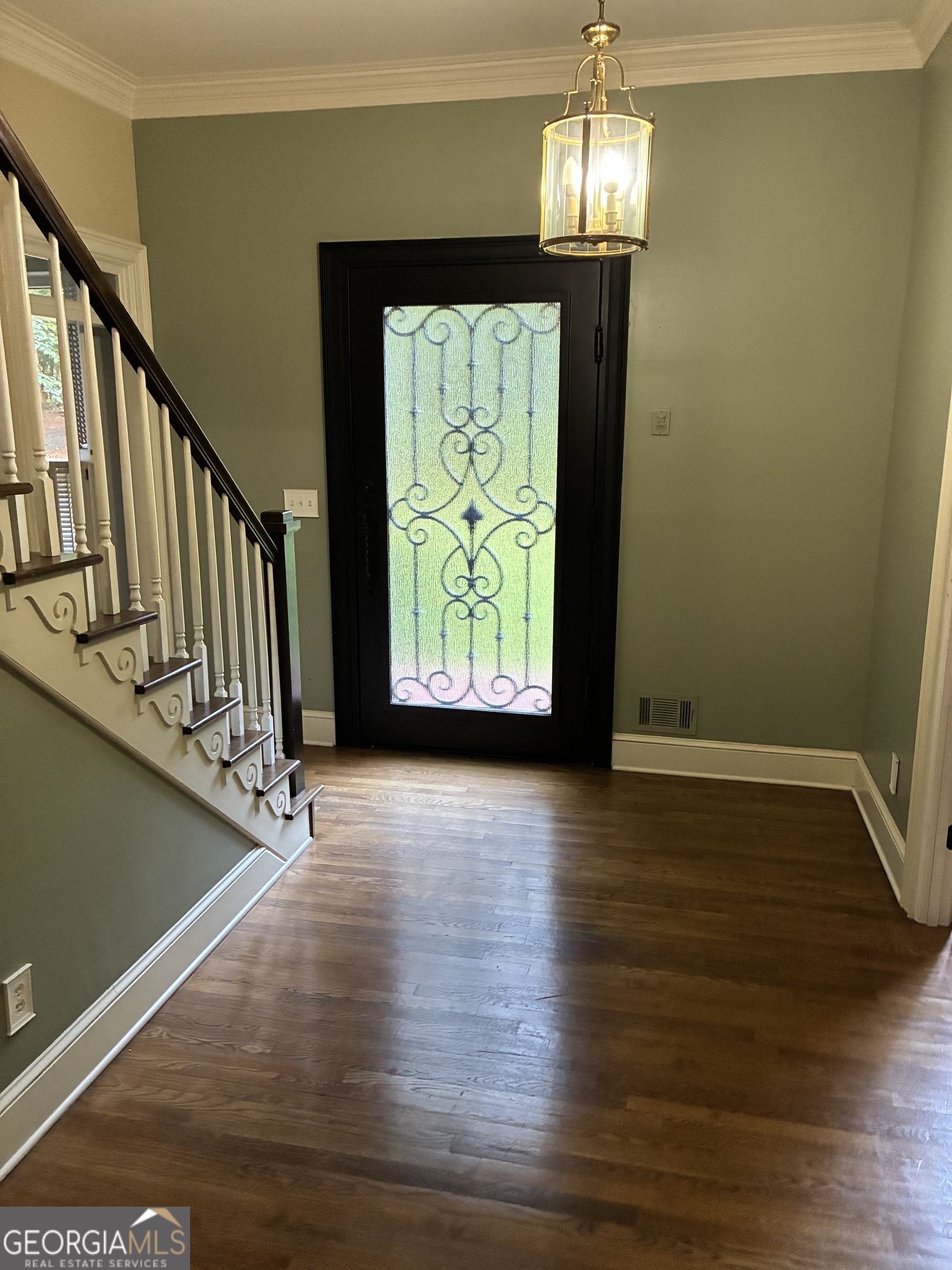 110 Regal Oak Property Photo 8