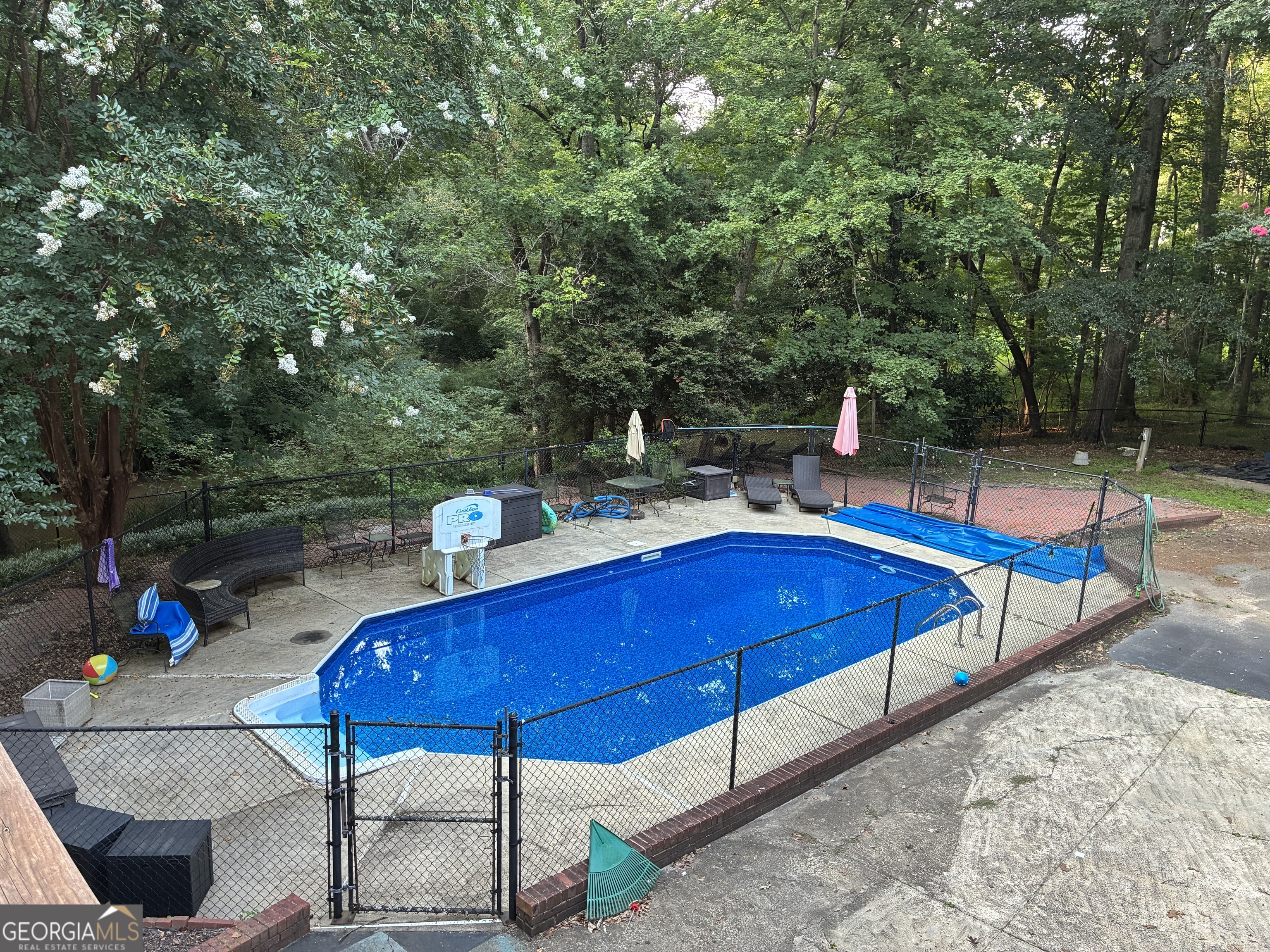 110 Regal Oak Property Photo 25