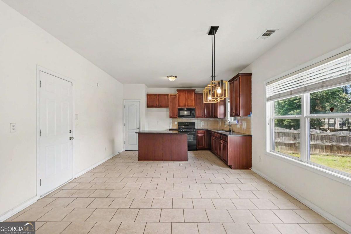 7969 Hawks Nest Trail Property Photo 14