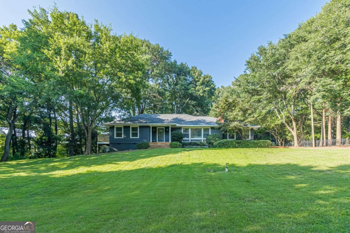 1040 Lindridge Drive Ne Property Photo 1