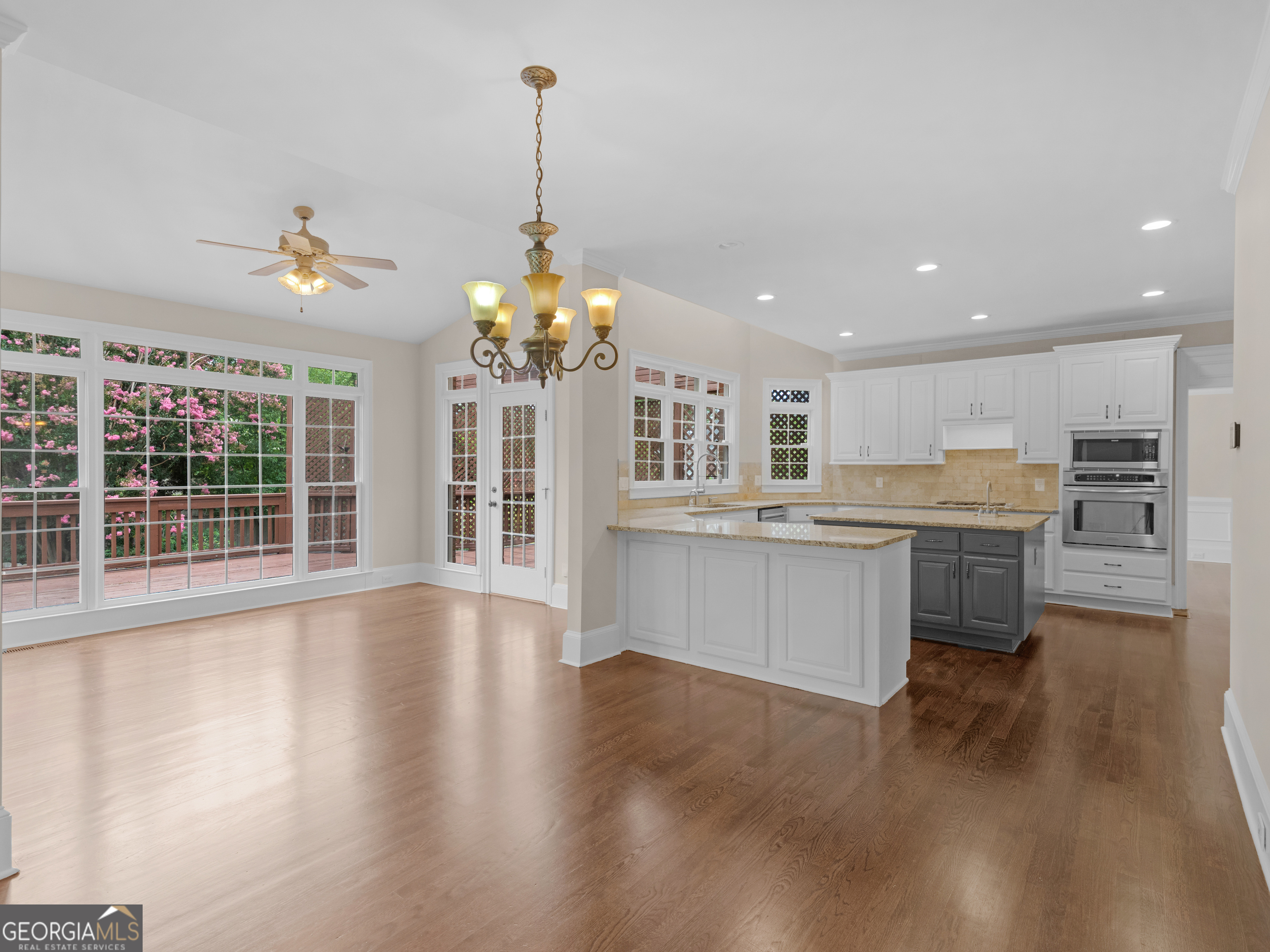 1524 Lake Cove Property Photo 15