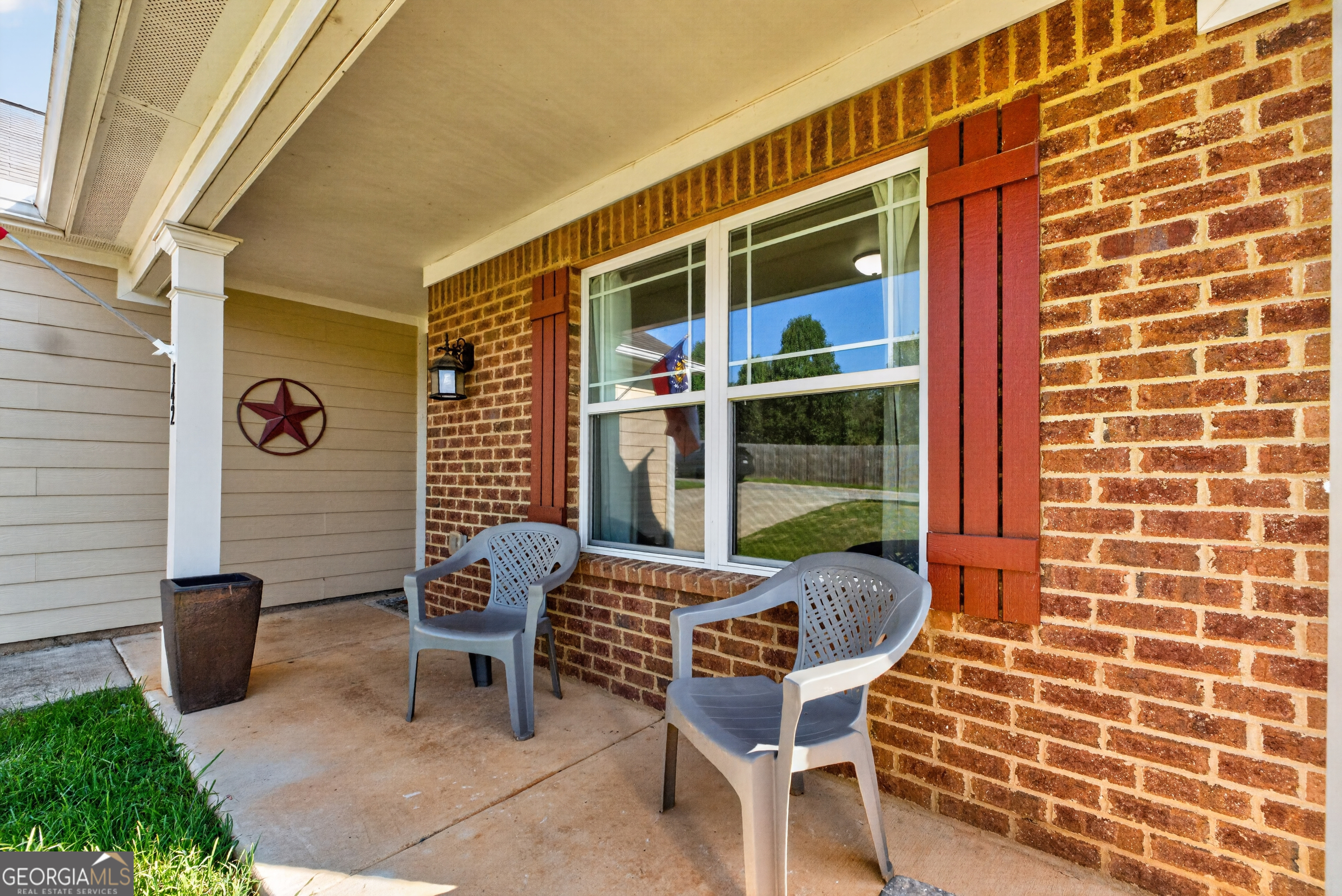 142 Sugar Creek Drive Property Photo 3