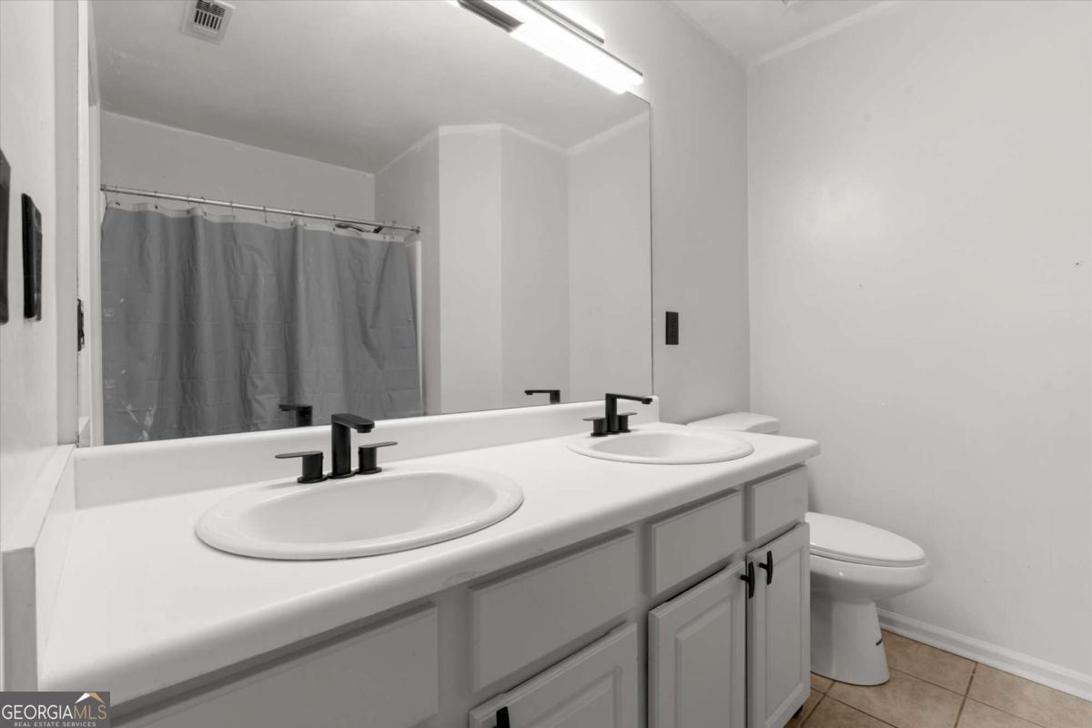 3737 Berkeley Crossing Property Photo 18