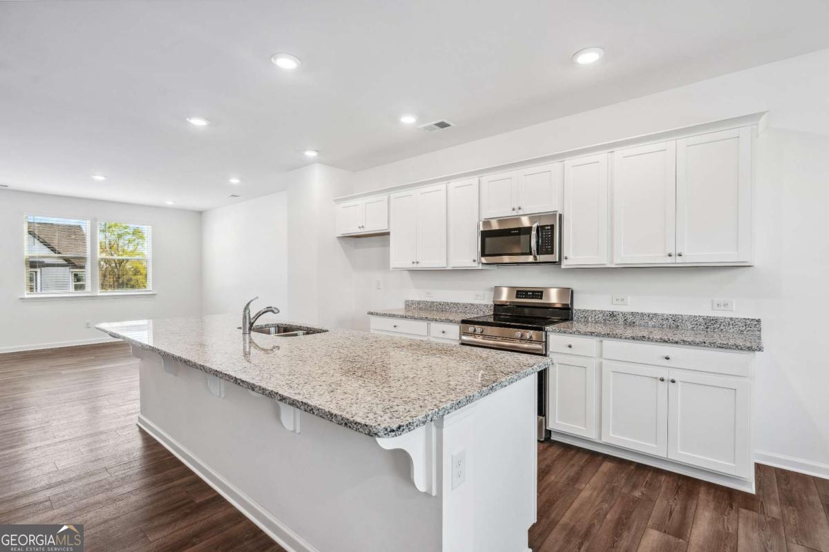 33 Constitution Avenue Property Photo 6