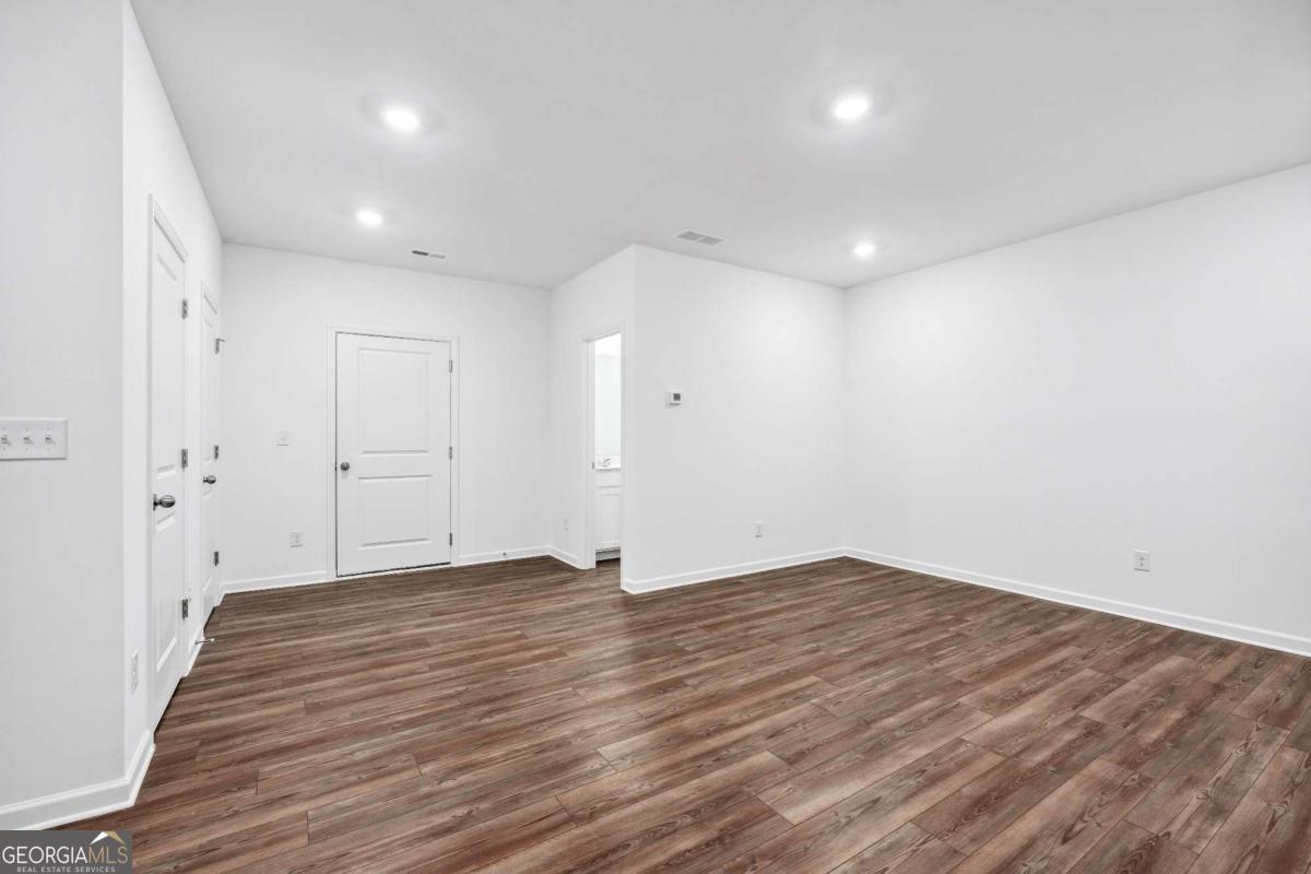 33 Constitution Avenue Property Photo 11