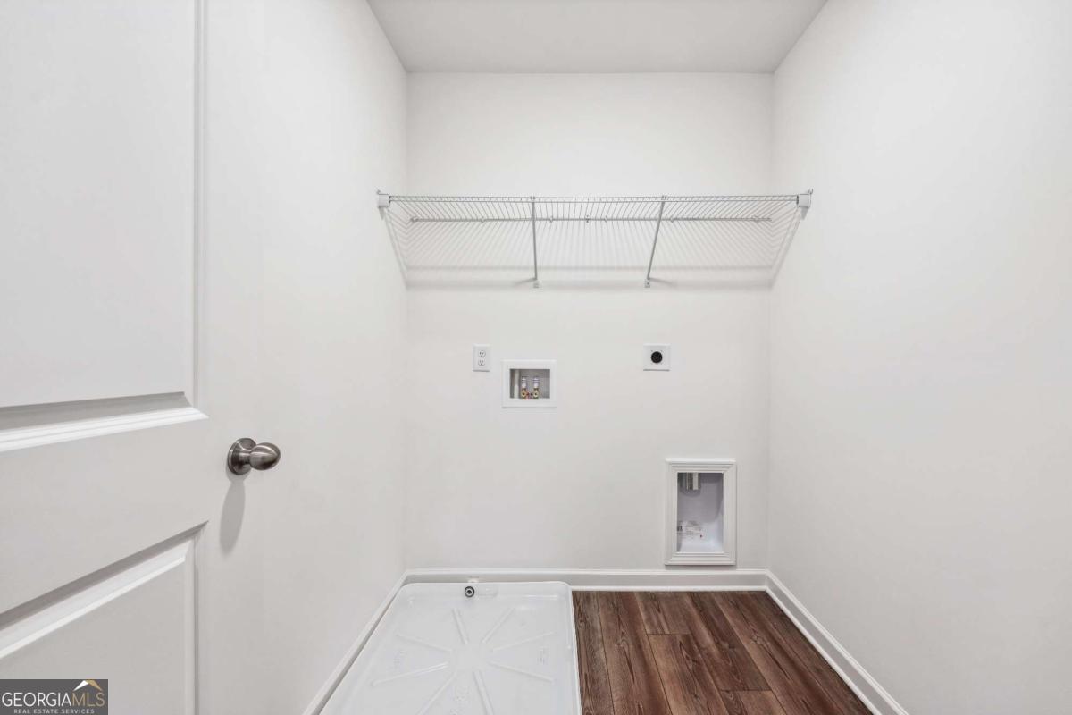 33 Constitution Avenue Property Photo 24