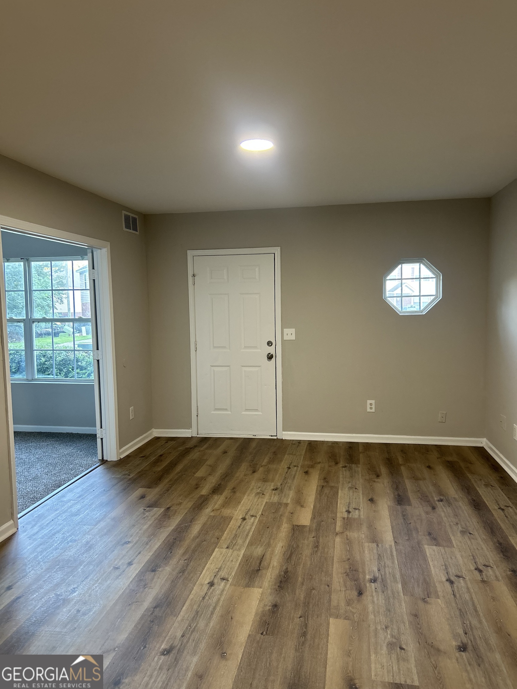 941 Old Mill Point # B Property Photo 3