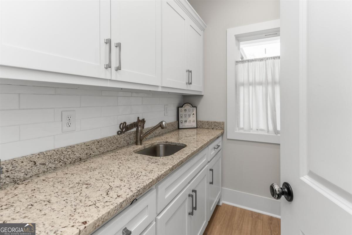 2890 Fears Road Property Photo 32