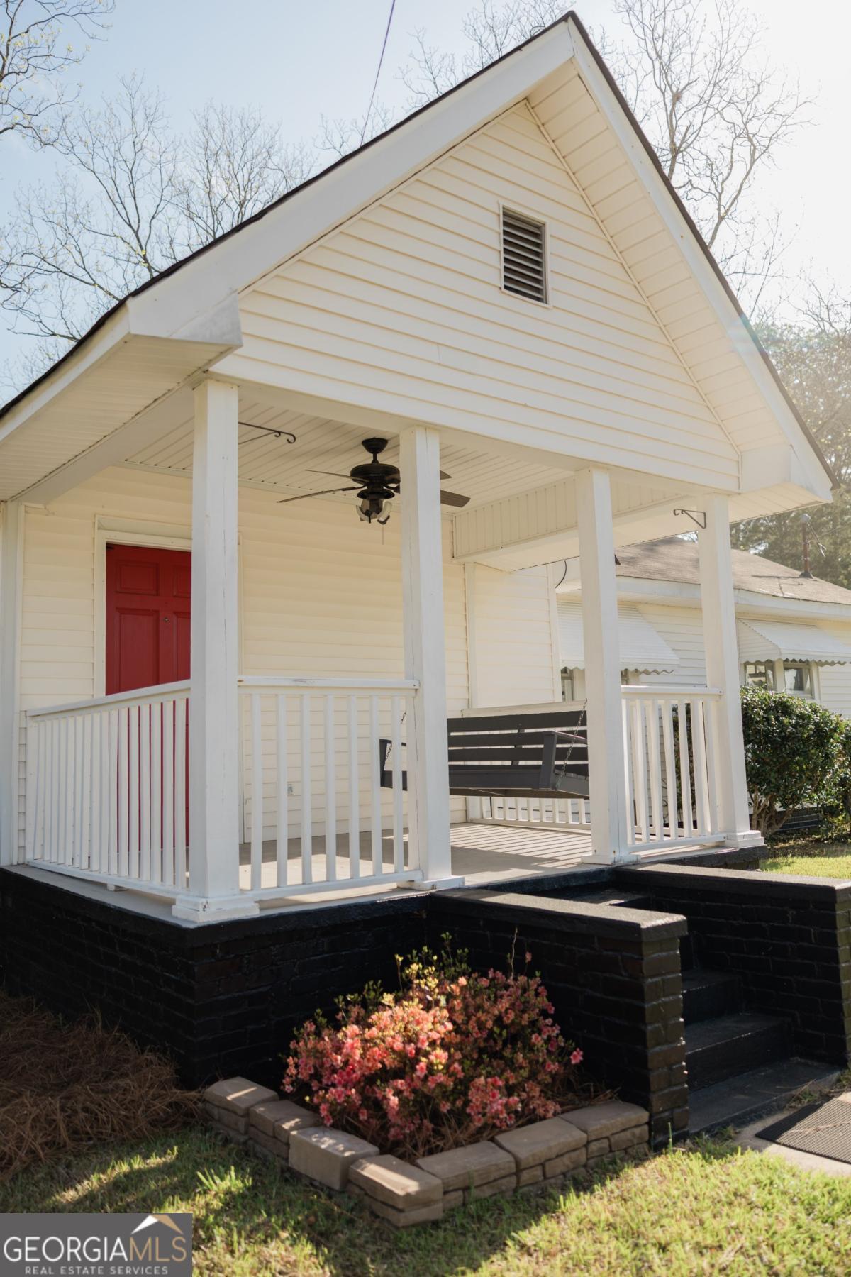 2474 Highway 19 N Property Photo 2