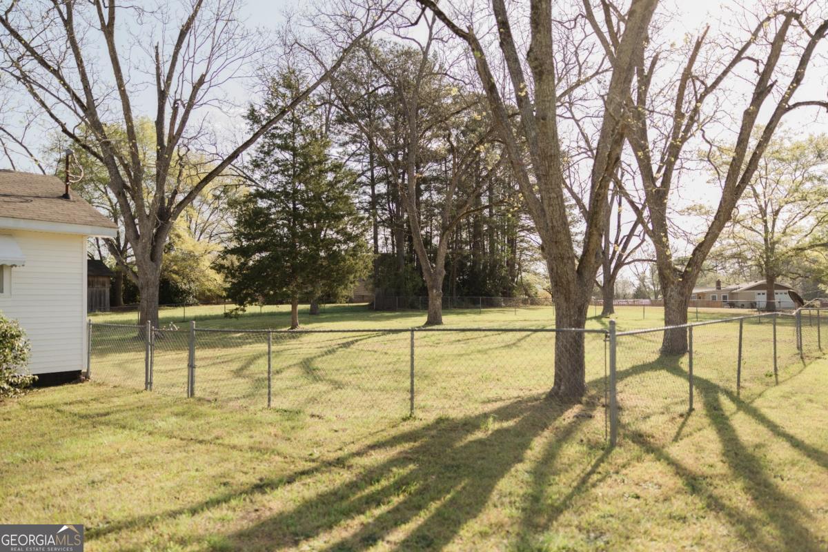 2474 Highway 19 N Property Photo 3