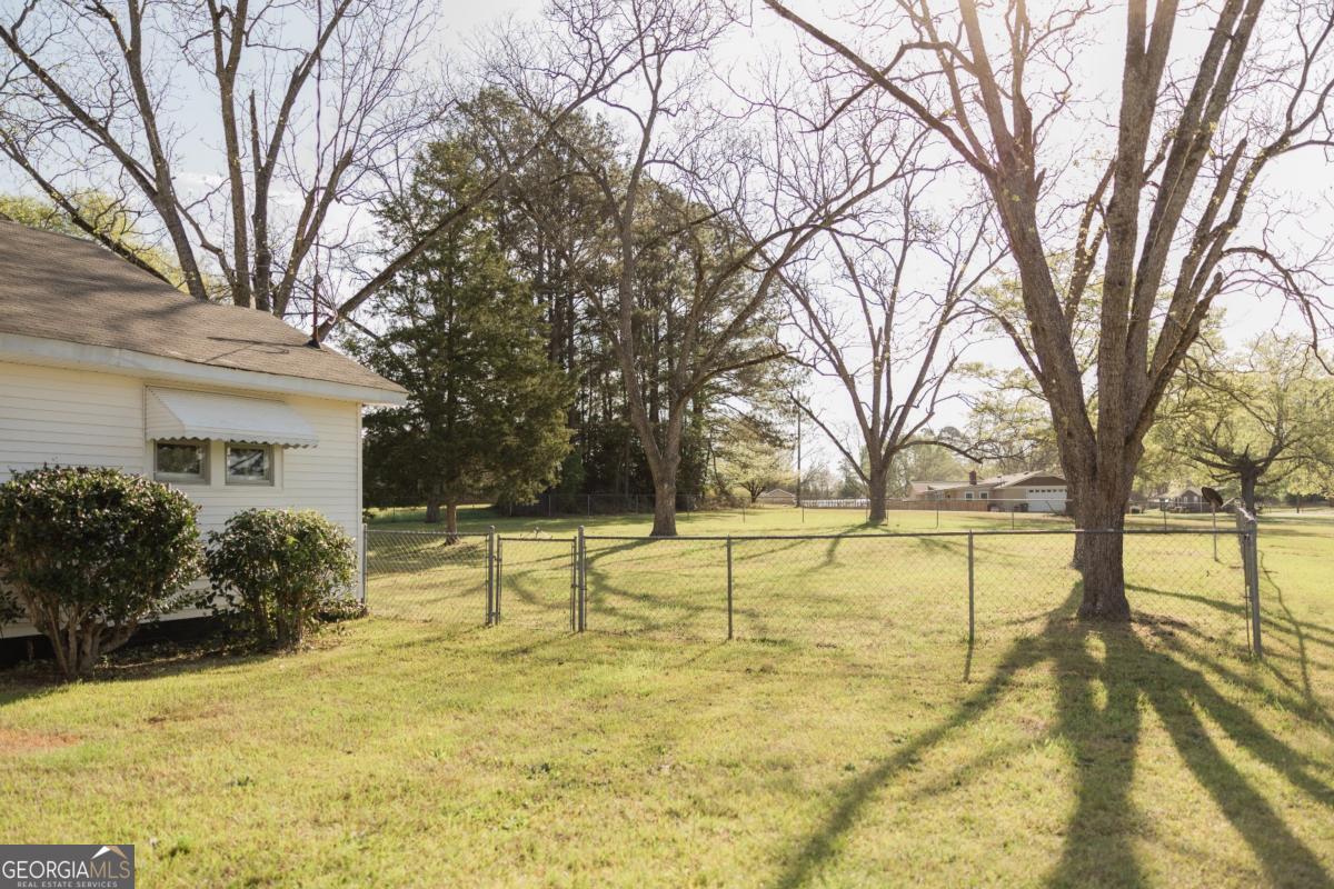 2474 Highway 19 N Property Photo 4