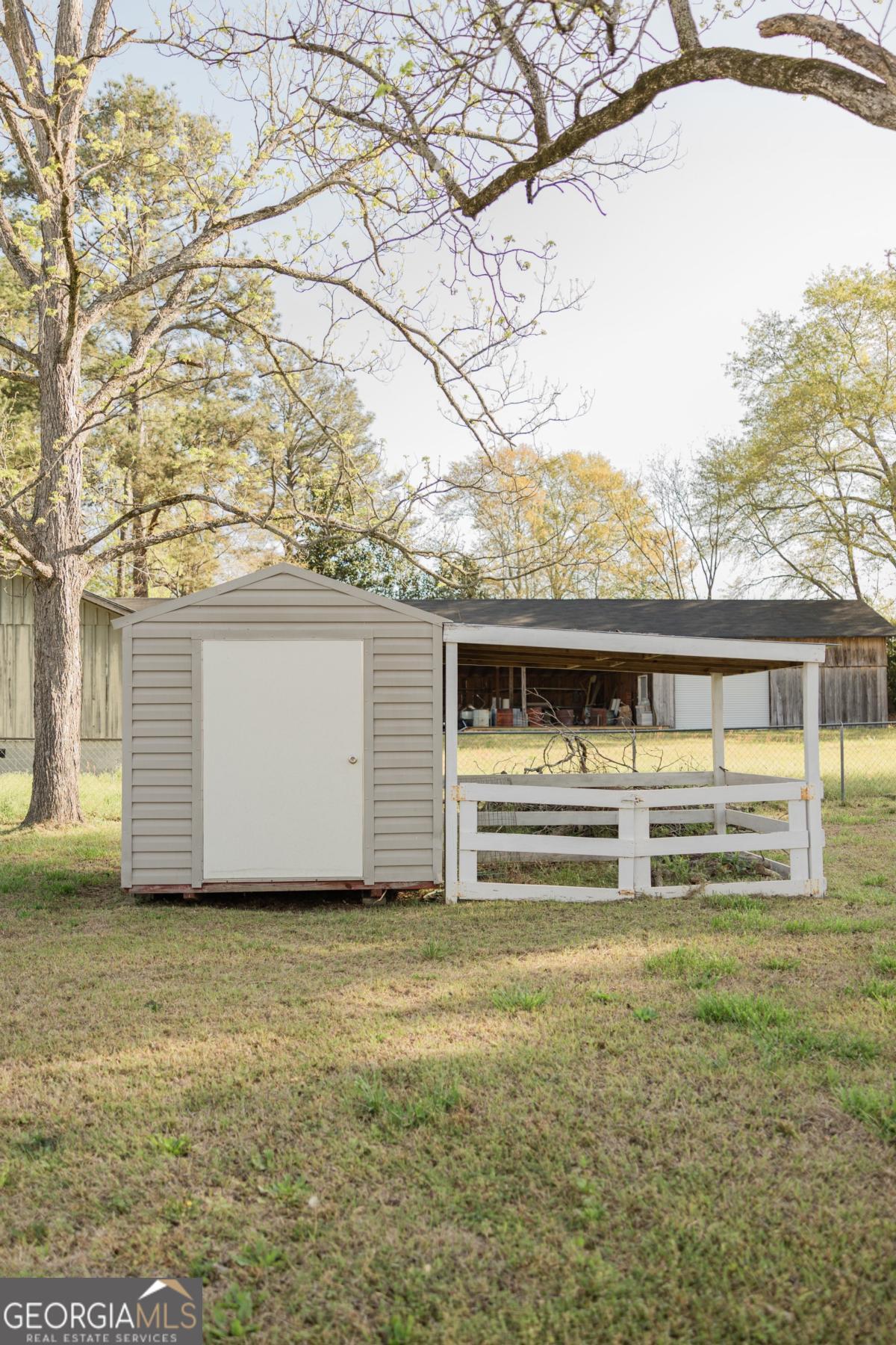 2474 Highway 19 N Property Photo 22
