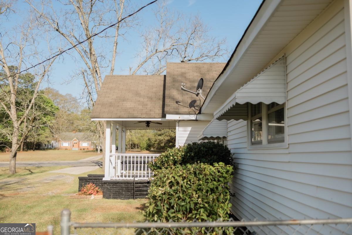 2474 Highway 19 N Property Photo 24